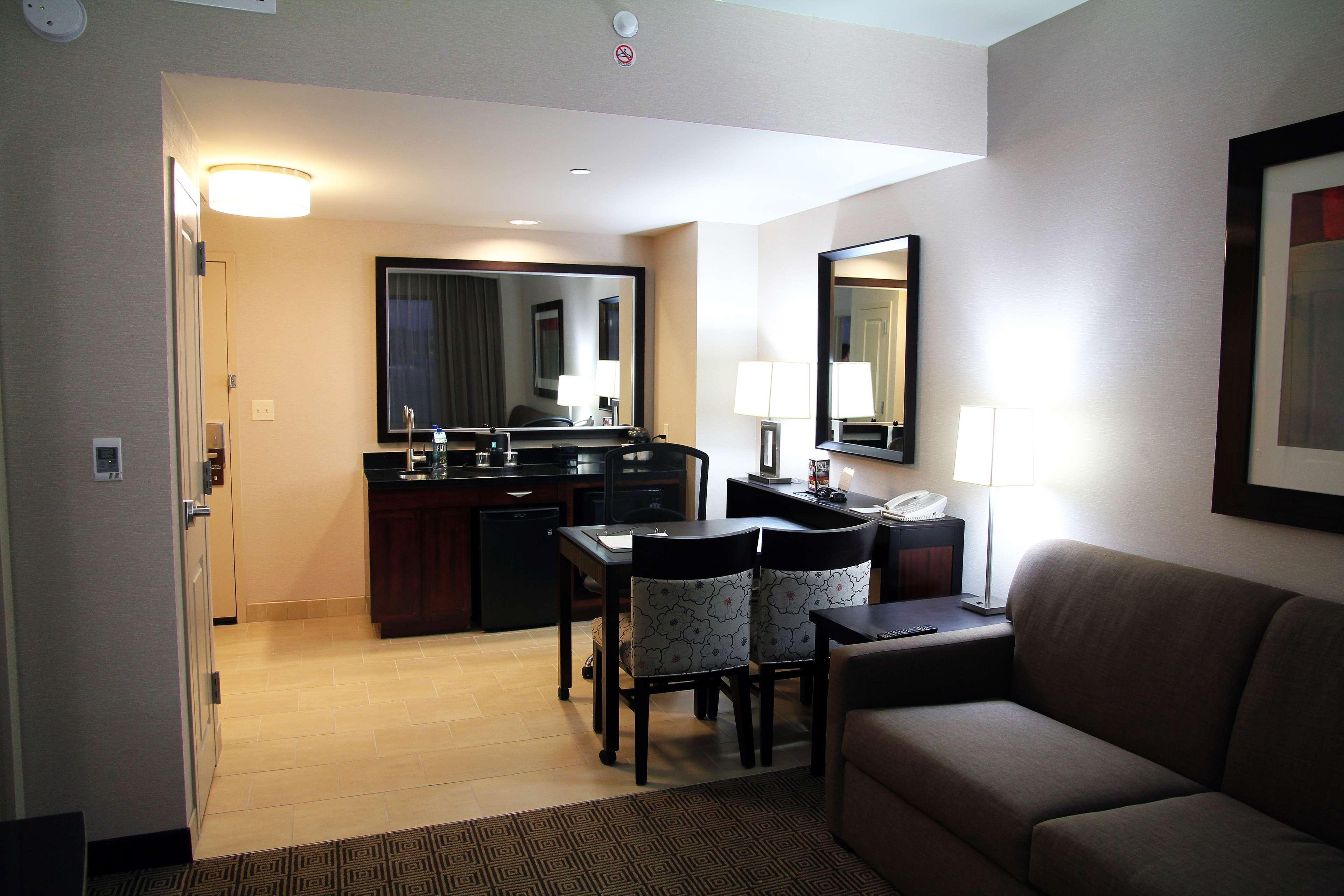 Embassy Suites Ontario - Airport Szoba fotó
