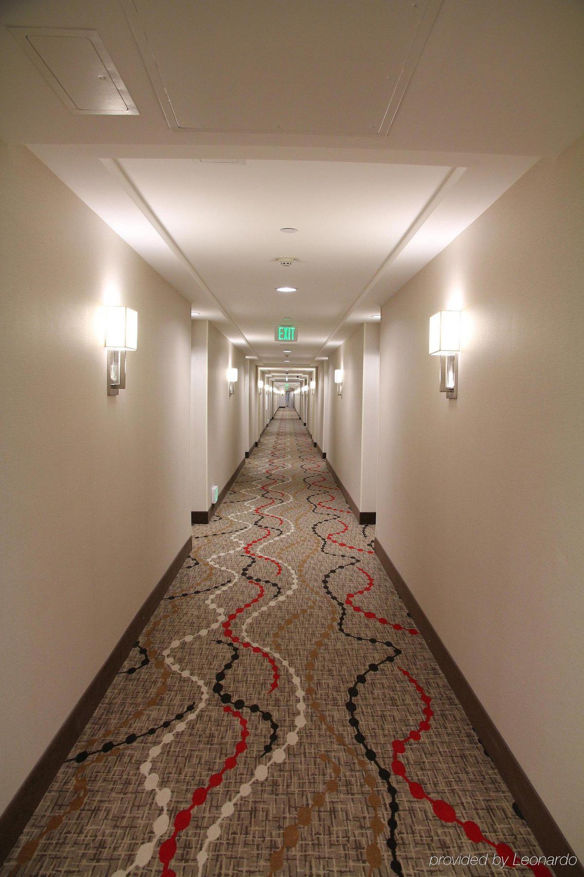 Embassy Suites Ontario - Airport Beltér fotó